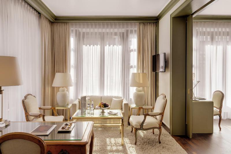 Executive Suite image 4