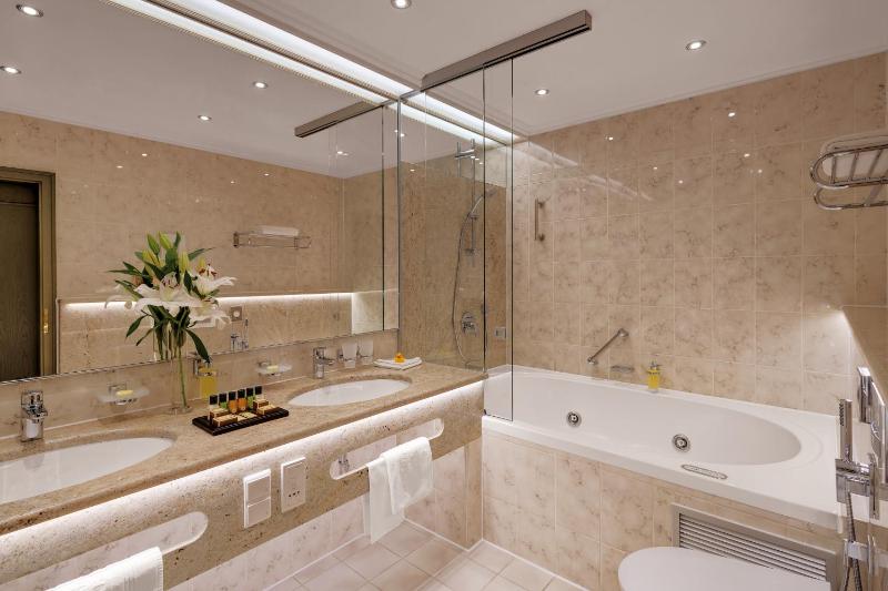 Executive Suite image 2