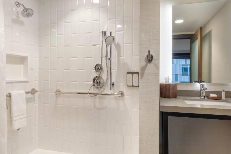 Cambria Hotel Denver Downtown RiNo - image 40