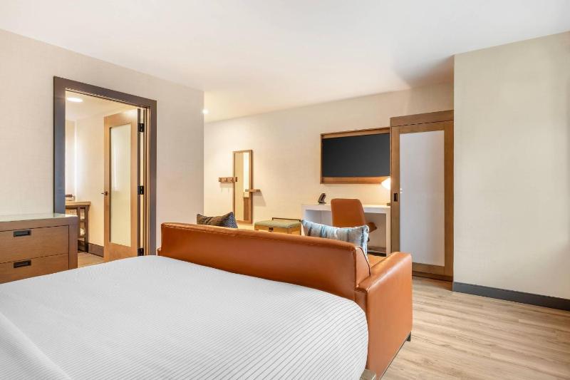 Cambria Hotel Denver Downtown RiNo - image 37