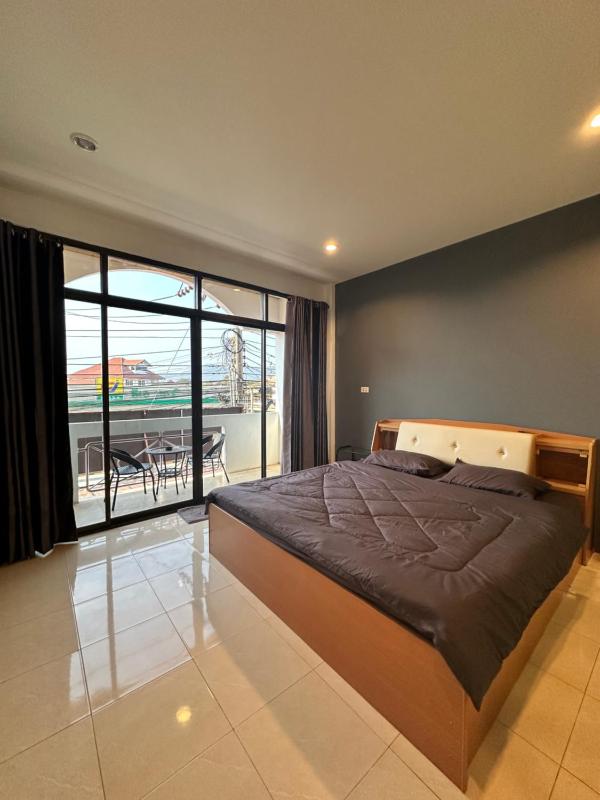 White Corner - image 4