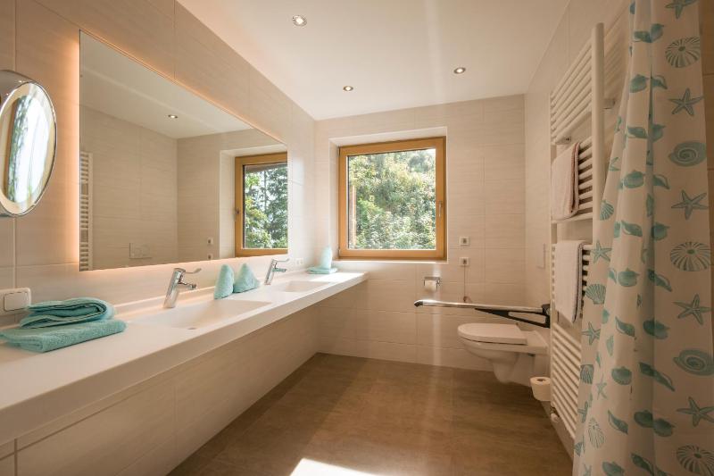 Superior Apartment image 2