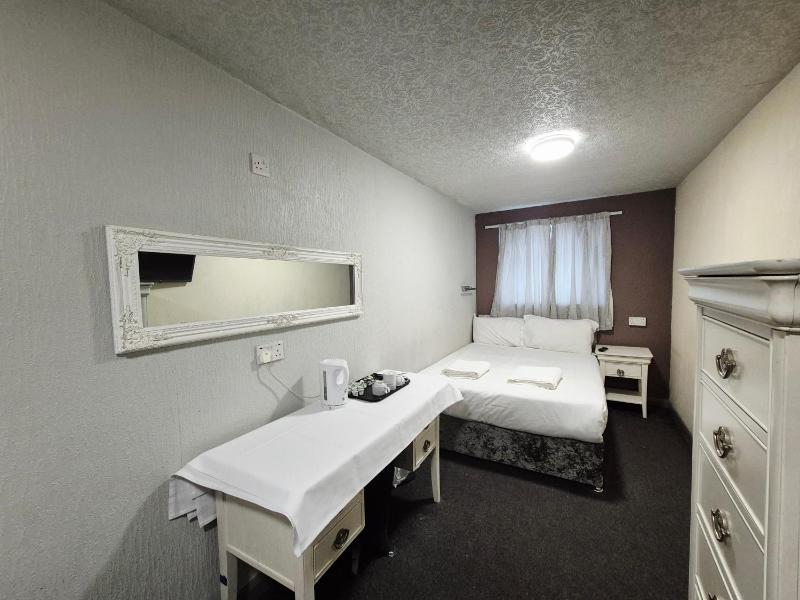 OYO Ivy Hotel - image 12