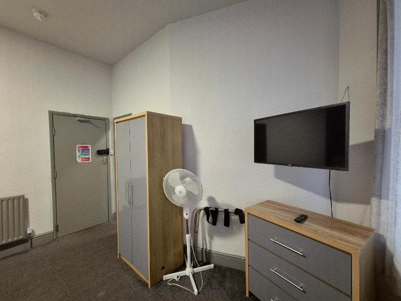 OYO Ivy Hotel - image 21
