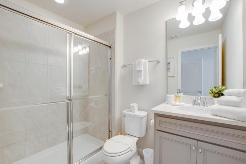 Beautiful 5 Bed Pool Home At Resort- No Resort Fee townhouse - image 41