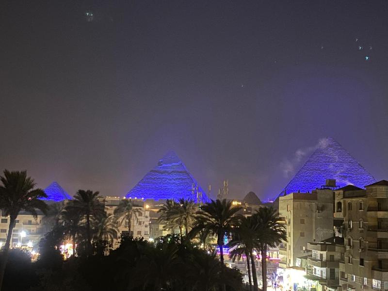 Crown pyramids hotel - image 1