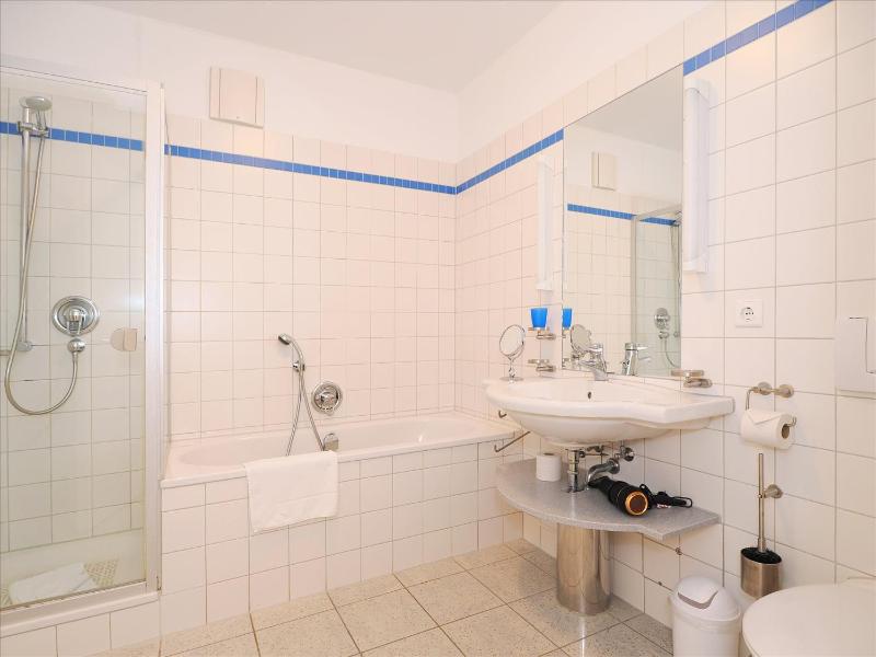 Kaiservillen Heringsdorf - Ferienwohnung mit 1 Schlafzimmer und Balkon D111 - image 3