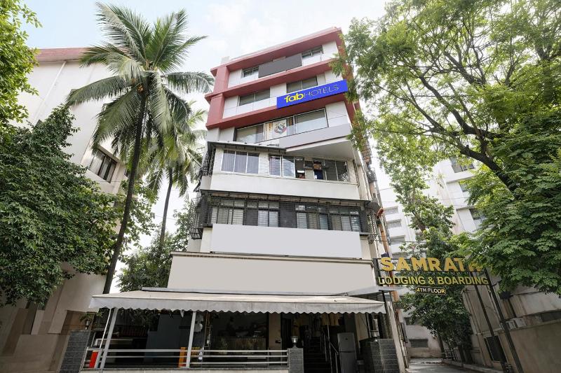 FabHotel Samrath - image 16
