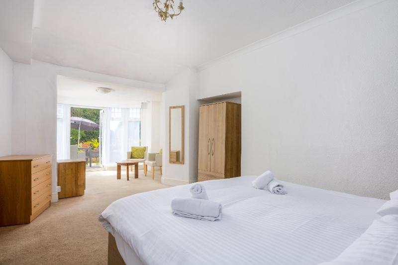 Abbey Lawn Hotel - image 24