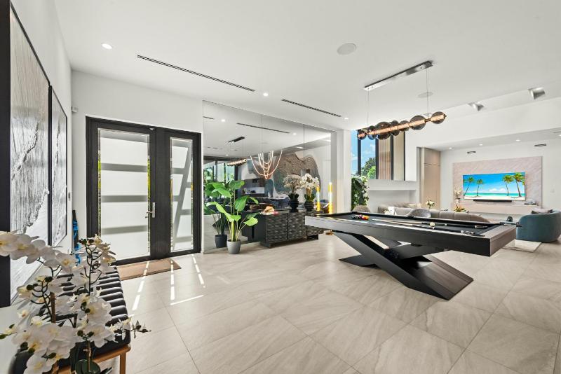 Villa Victory with pool - image 8
