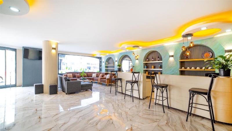 Blue Marina Hotel - image 9