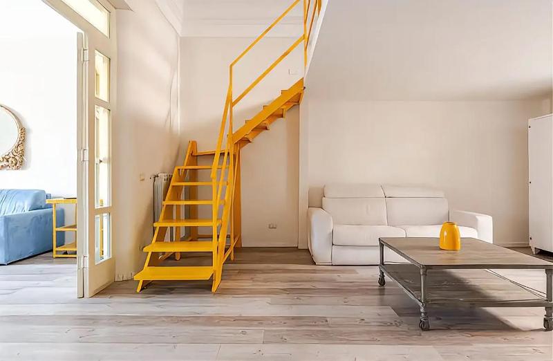 Yellow House downtown - image 13