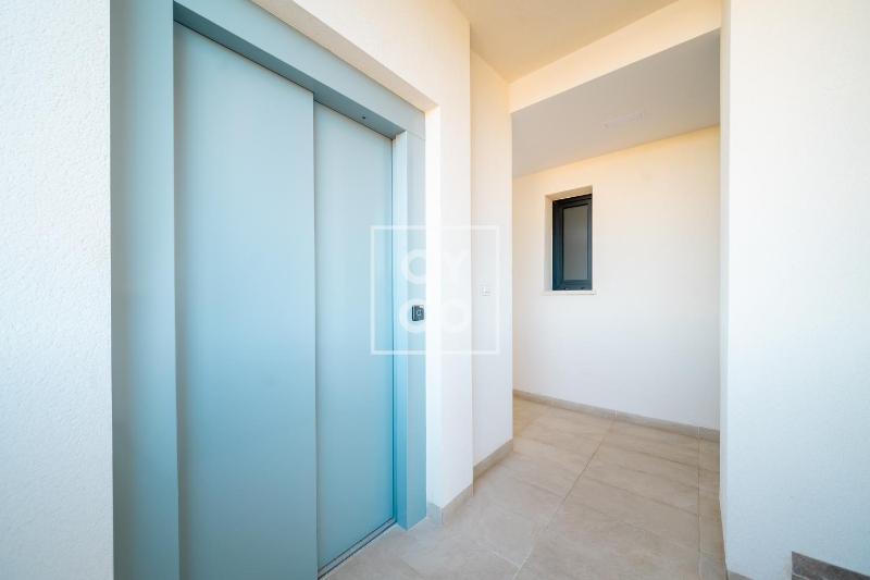 Orihuela Poolside Retreat High-end apt Pool views - by OYOOSTAYS - image 11