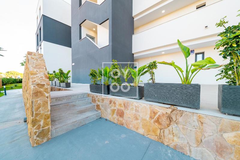 Orihuela Poolside Retreat High-end apt Pool views - by OYOOSTAYS - image 15