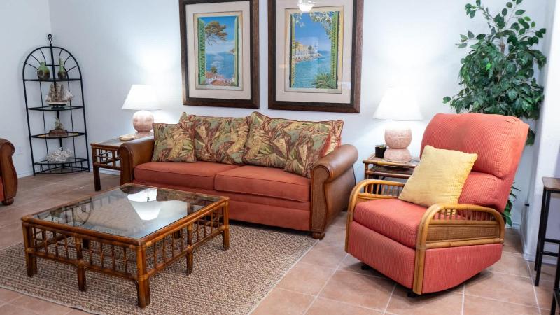 Renovated 1st Floor Beach 250ft Pool apts - image 36
