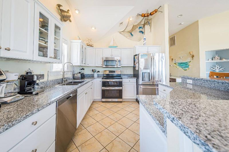Dove Ocean - Old Nags Head Place 350 Yds to Beach Elevator Pool Hot Tub Outdoor Kitchen - image 2
