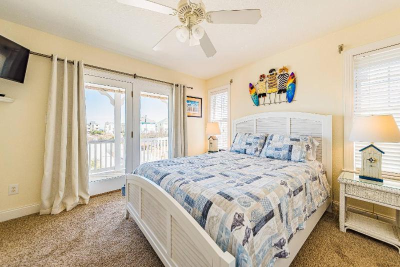 Dove Ocean - Old Nags Head Place 350 Yds to Beach Elevator Pool Hot Tub Outdoor Kitchen - image 6