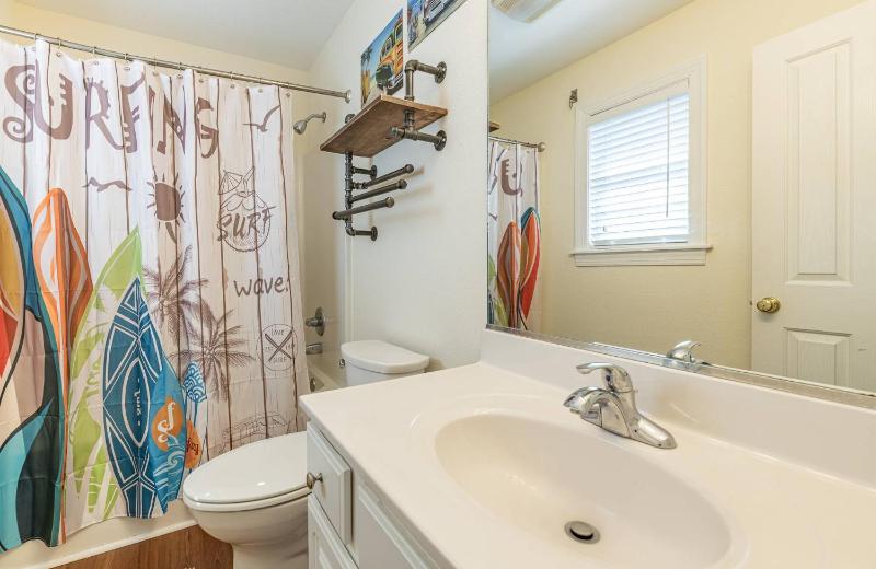 Dove Ocean - Old Nags Head Place 350 Yds to Beach Elevator Pool Hot Tub Outdoor Kitchen - image 47