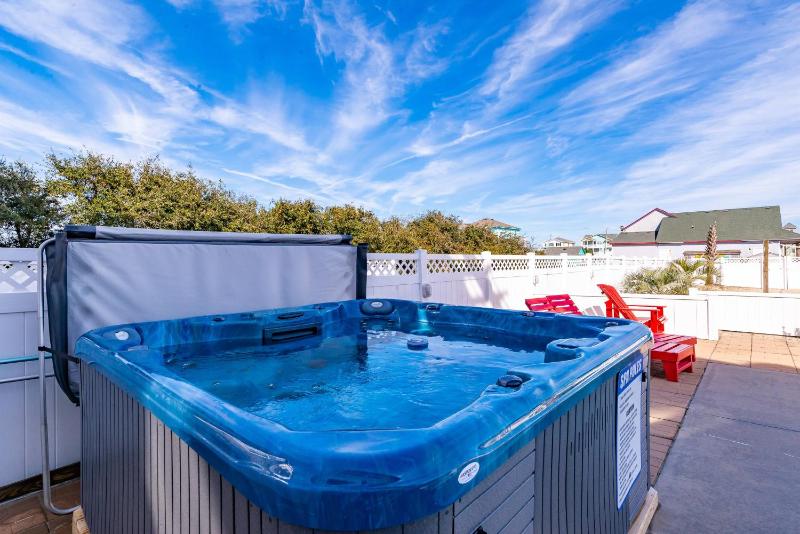 Dove Ocean - Old Nags Head Place 350 Yds to Beach Elevator Pool Hot Tub Outdoor Kitchen - image 30