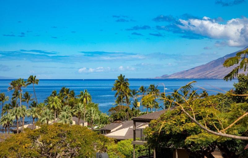Wailea Elua Village - CoralTree Residence Collection - image 2