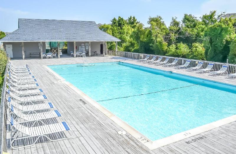 Blue Moon - Corolla Crown Point 240 Yds to Beach Hot Tub Pets OK Community Pool and Tennis - image 16
