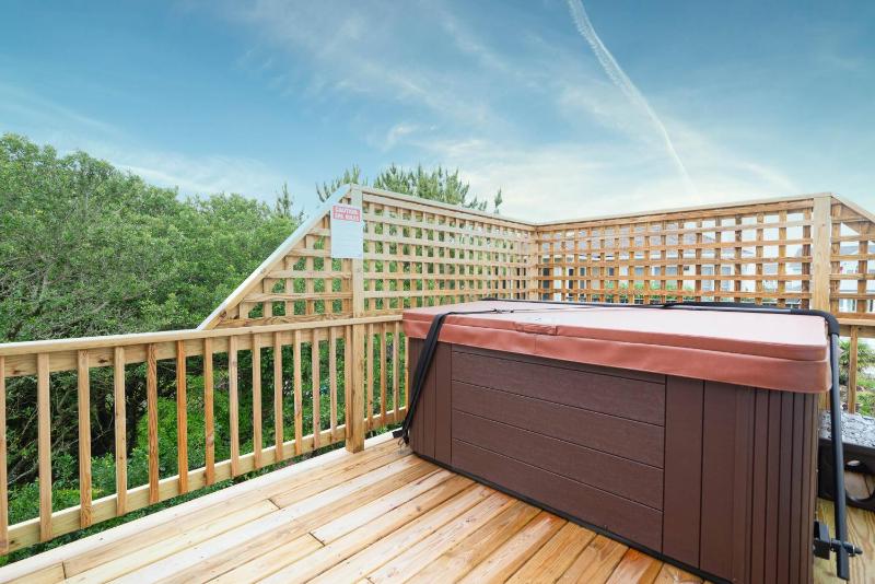 Blue Moon - Corolla Crown Point 240 Yds to Beach Hot Tub Pets OK Community Pool and Tennis - image 7