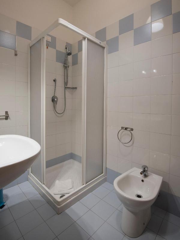 Double Room with Private External Bathroom image 3