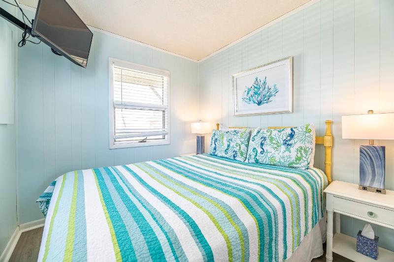 Sea II Views - S Nags Head MP 18.5 Expansive Ocean Views 100 Ft to Beach Flex Stays - image 2