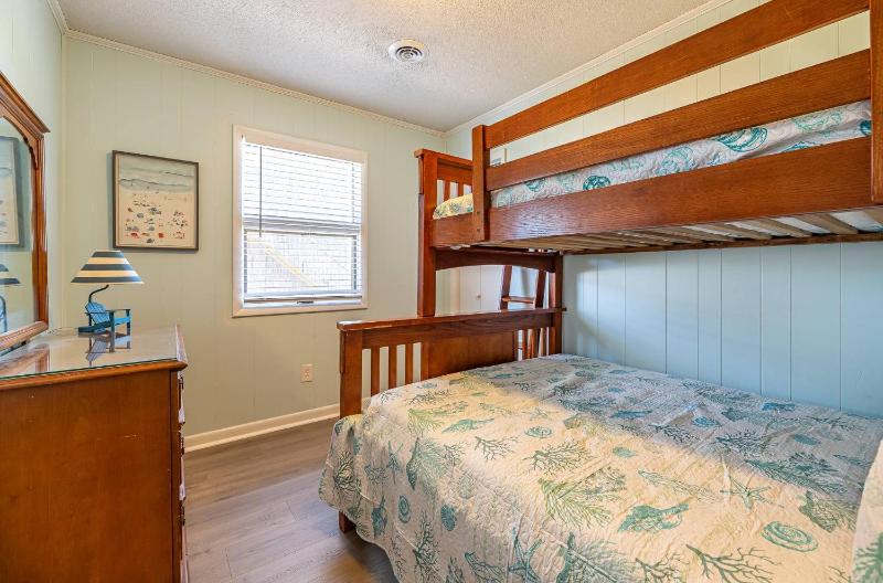 Sea II Views - S Nags Head MP 18.5 Expansive Ocean Views 100 Ft to Beach Flex Stays - image 6