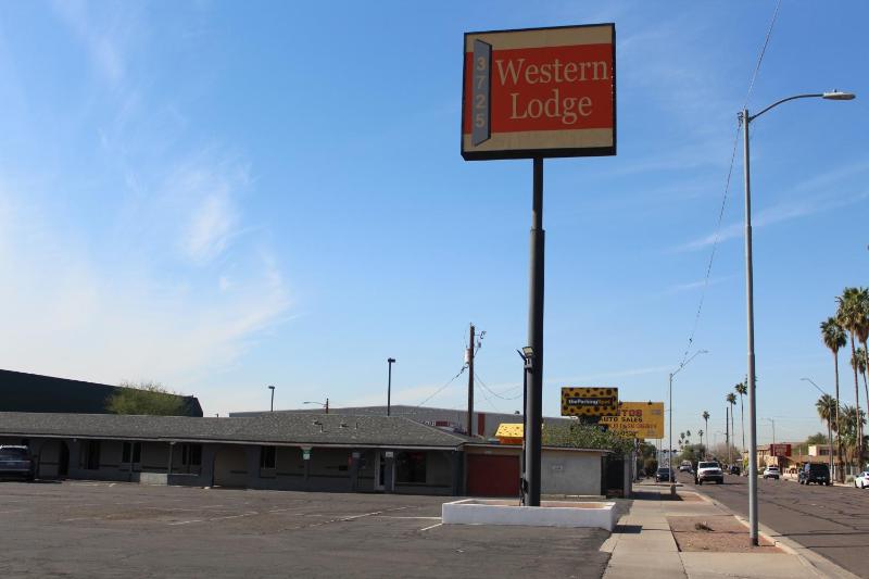 Western Lodge Phoenix Airport/Downtown - image 11