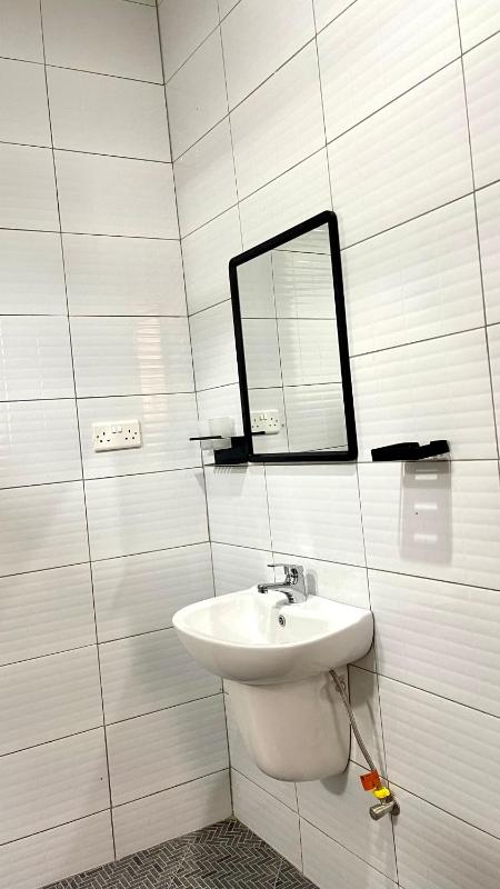 Matone Studio Apartment Muyenga - image 15