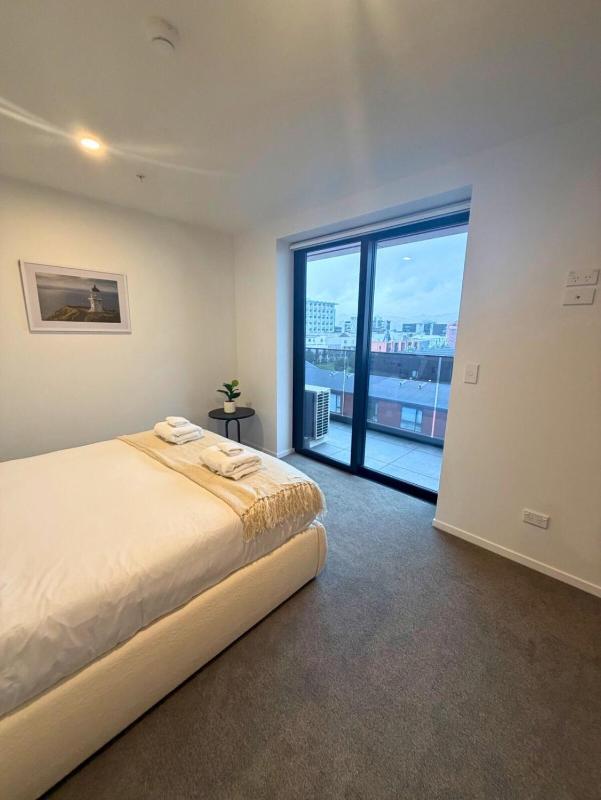 Brand-New 1BR Apartment near Te Kaha Stadium - image 12