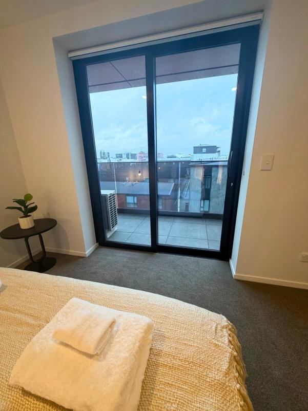 Brand-New 1BR Apartment near Te Kaha Stadium - image 18