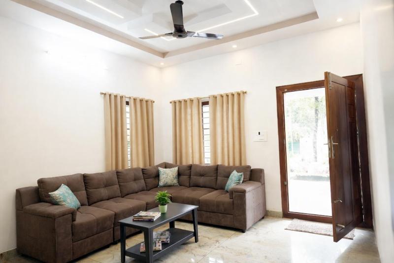 PATHIRAMANAL SERVICE VILLAS - image 9