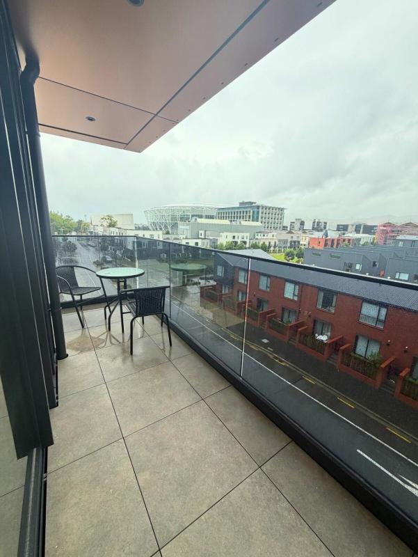 Brand-New 1BR Apartment near Te Kaha Stadium - image 4