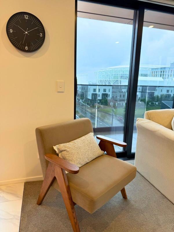 Brand-New 1BR Apartment near Te Kaha Stadium - image 8