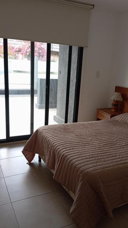 Dpto Premium Costanera cochera y patio privado - image 12