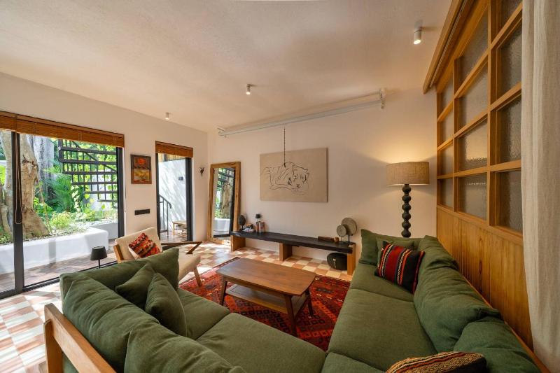 Bingin Comfort Home 3BR with Full Kitchen Laundry and Cinema - image 13