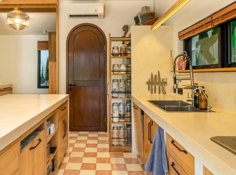 Bingin Comfort Home 3BR with Full Kitchen Laundry and Cinema - image 7