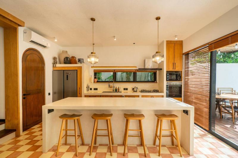 Bingin Comfort Home 3BR with Full Kitchen Laundry and Cinema - image 1