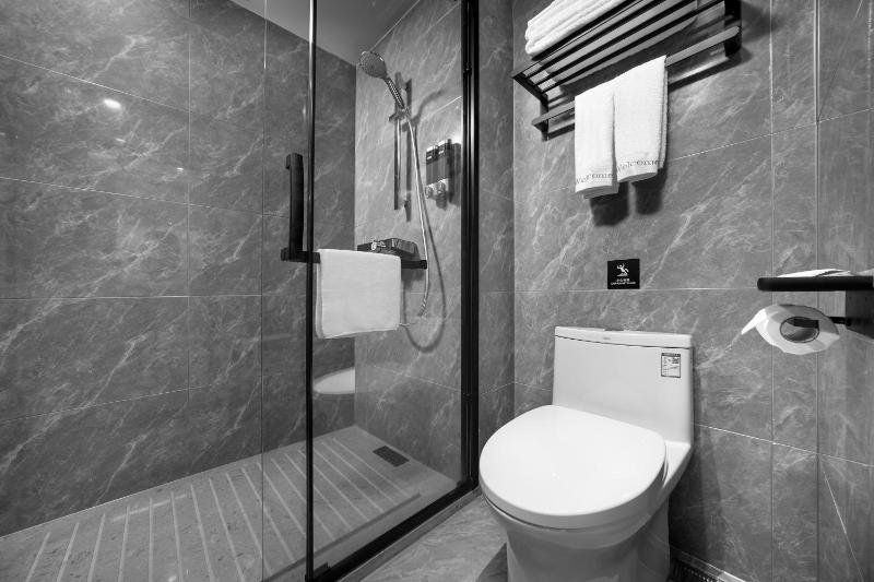 Deyu GM E sports Hotel - image 3