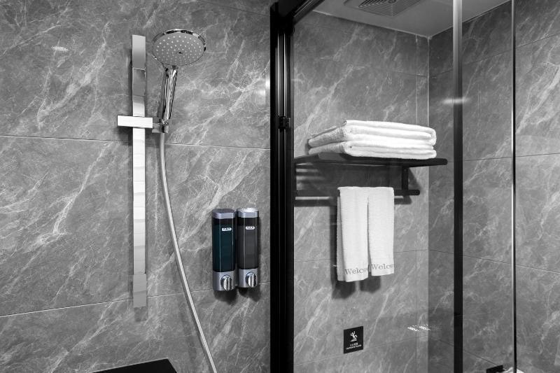 Deyu GM E sports Hotel - image 7