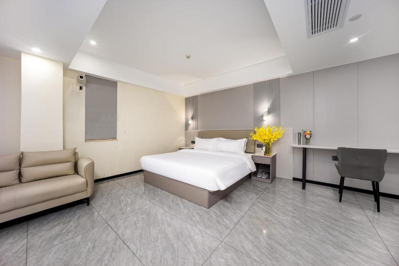 Deyu GM E sports Hotel - image 10