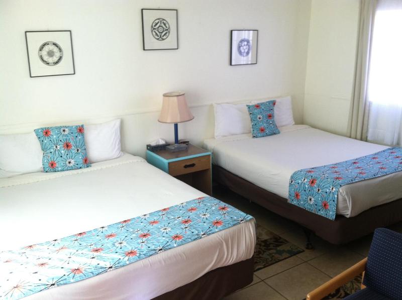 Standard Queen Room with Two Queen Beds image 2