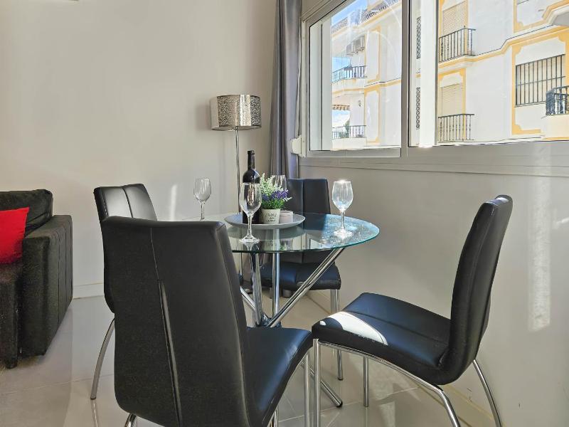 Apartment in centre of La Cala 200 metres from beach - image 21