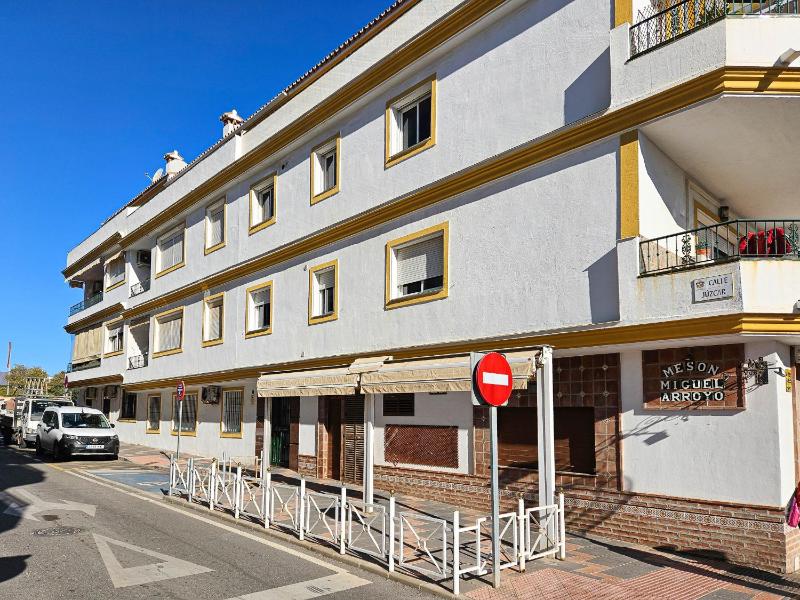 Apartment in centre of La Cala 200 metres from beach - image 37