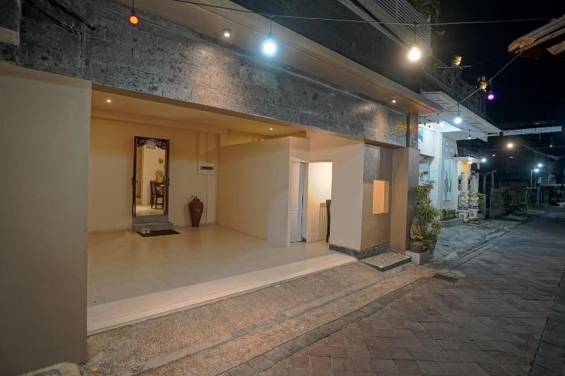 Cleo Villa Padma Legian - image 3