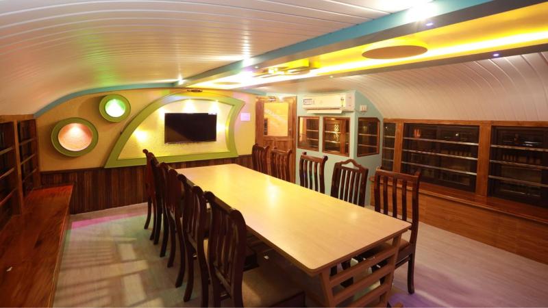 White Rose House Boat - image 19