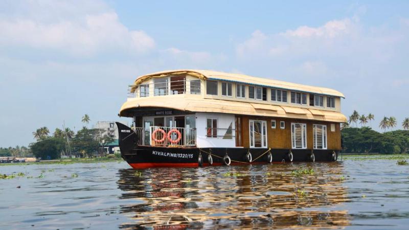 White Rose House Boat - image 41