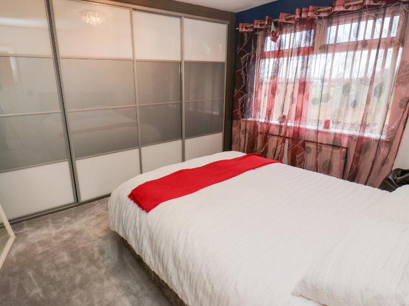 Middleton Park House - image 6